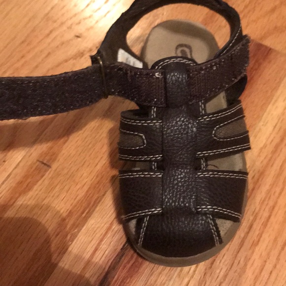 Children’s place boys Velcro sandals. Size 7 - Picture 4 of 5